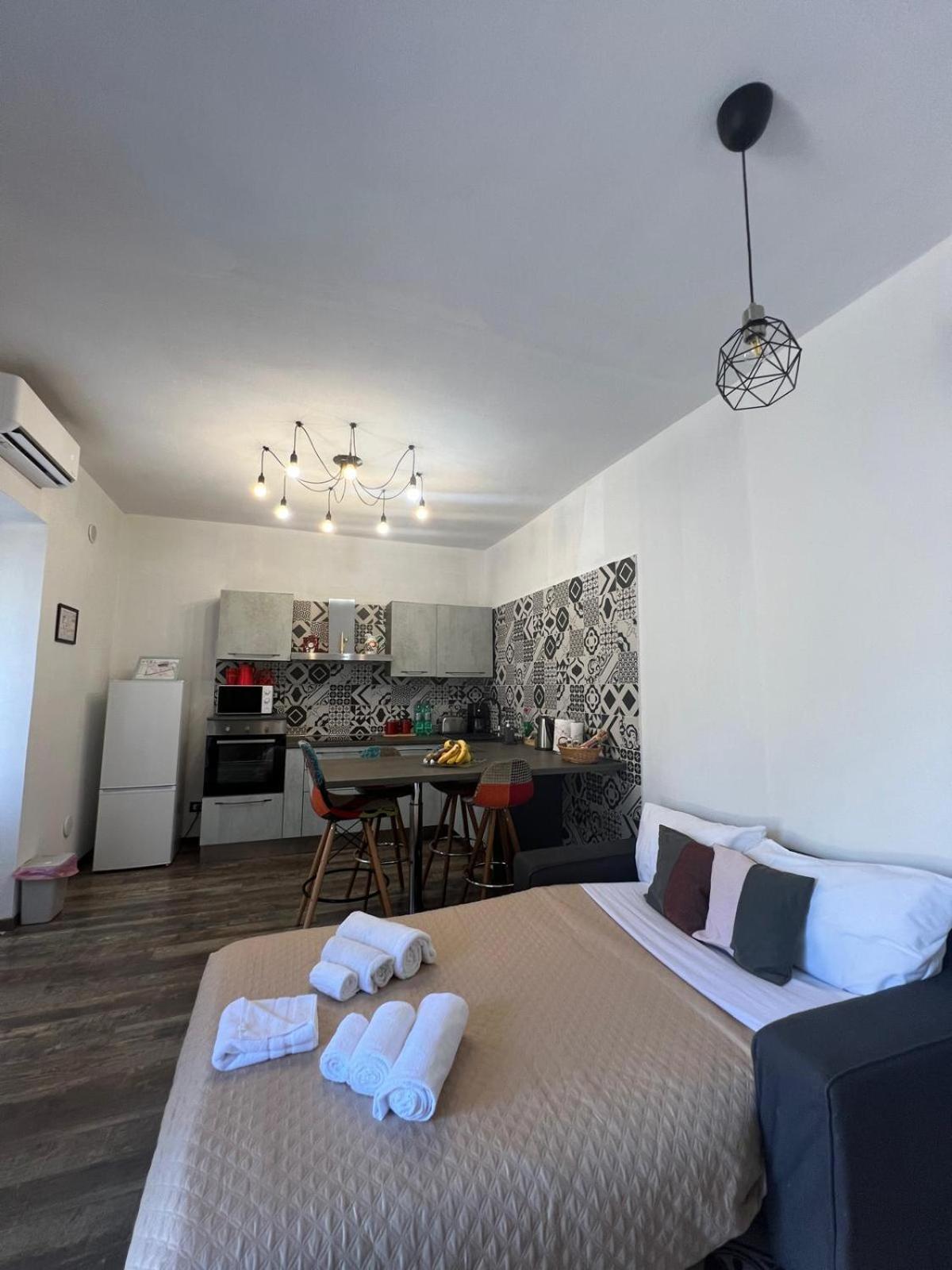 Casa Bravetta - Parking Private Apartment Rome Bagian luar foto